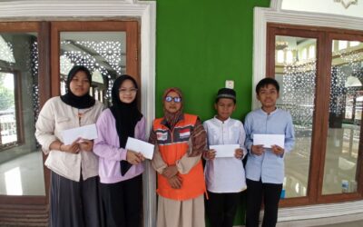 RUMAH ZAKAT BANTU LUNASI BIAYA PENDIDIKAN SEKOLAH ANAK-ANAK JUARA