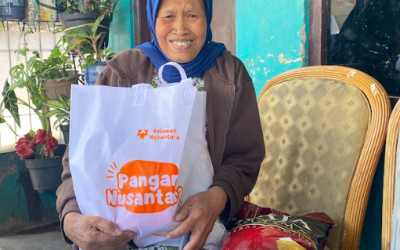 Relawan Nusantara Salurkan Sembako untuk Dhuafa di Dago