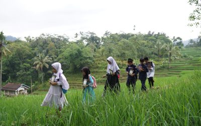 Relawan Nusantara Salurkan Karpet Masjid dan 55 Paket Al-Qur’an & Iqro untuk TPQ Miftahul Huda