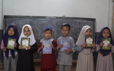 Luaskan Manfaat: Relawan Nusantara Salurkan Al-Qur’an dan Iqra untuk Santri LPQ Darussalam