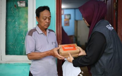 Luaskan Manfaat: Relawan Nusantara Berbagi Kebahagiaan dengan 400 Paket Berbuka Puasa untuk Warga Bekasi Terdampak Banjir