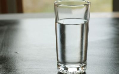 Cara Mengatasi Haus dan Dehidrasi Saat Puasa, Simpel Tapi Efektif!