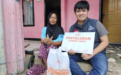 Luaskan Manfaat: Relawan Nusantara Tebar Kepedulian untuk Lansia di Cipicung Hilir