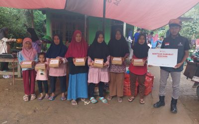 Relawan Nusantara Salurkan Bantuan Makanan dan Air Bersih untuk Warga Terdampak Longsor di Trenggalek