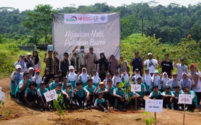 Hijaukan Hati, Pulihkan Bumi: Relawan Nusantara Tanam 1000 Pohon Bersama Masyarakat Desa Banjar