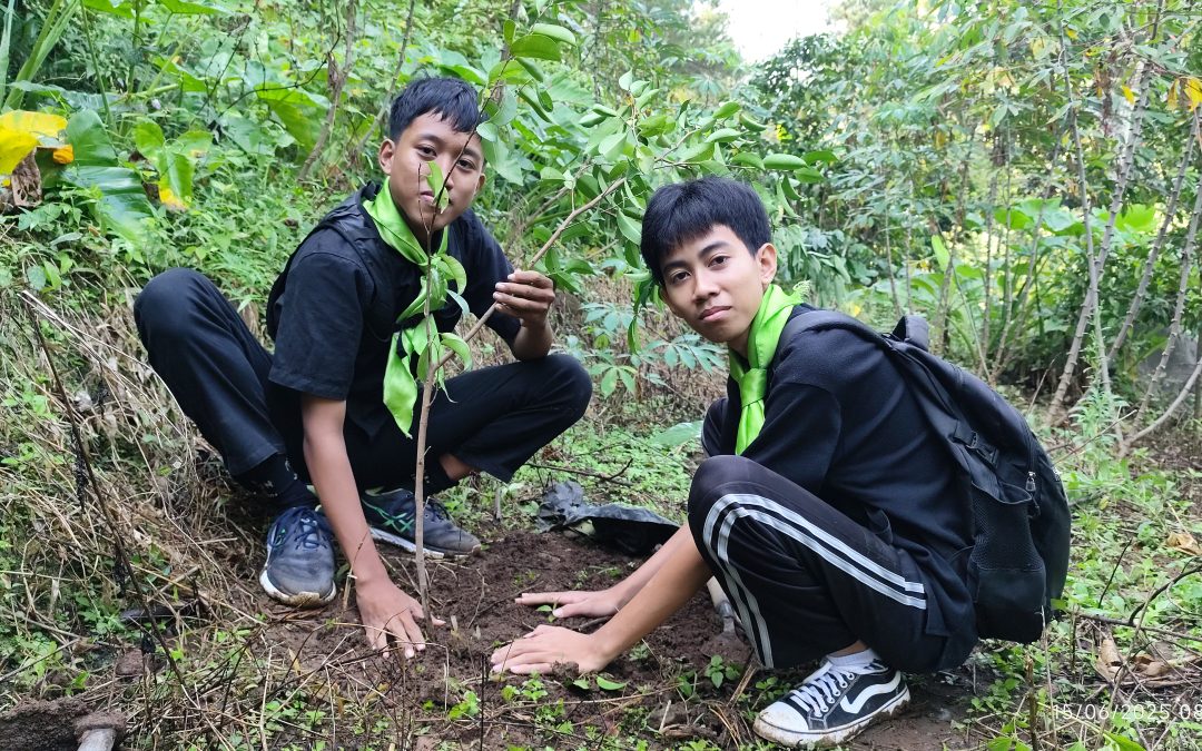 Hijaukan Hati, Pulihkan Bumi: Relawan Nusantara dan Komunitas Kediri Raya Tanam 200 Pohon di Lereng Gunung Wilis