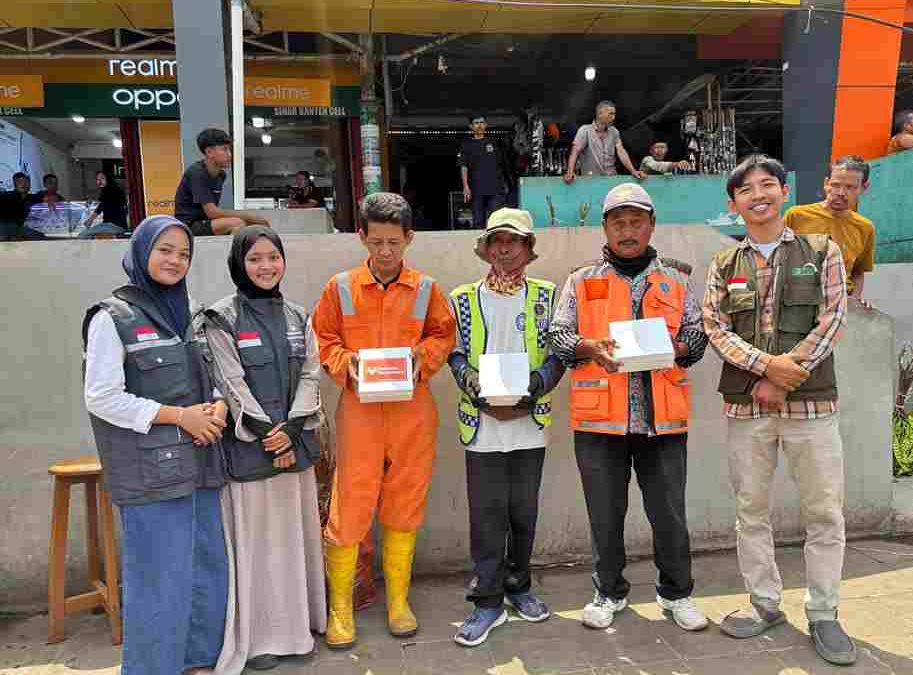 Relawan Nusantara Menghidangkan Kebaikan untuk Para Pejuang Nafkah di Pandeglang