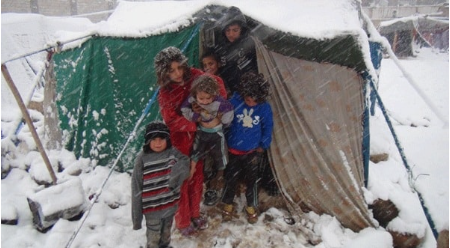 Sebelum Dingin Menyapa Gaza, Mari Kita Kirimkan Kehangatan Itu