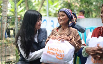 Semarak Simbah Rona Nusantara: Mengalirkan Kehangatan untuk Para Lansia