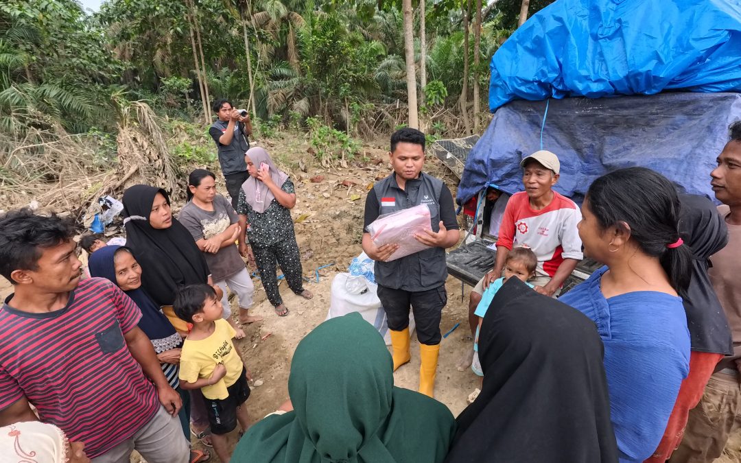Relawan Nusantara Salurkan Perlengkapan Ibadah untuk Penyintas Bencana di Aceh Tamiang