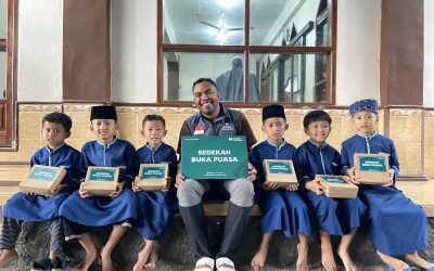 Sedekah Buka Puasa untuk 200 Santri Yatim dan Dhuafa di Masjid Fathul Khoir Cibiru, Hangatkan Ramadhan dengan Kebersamaan