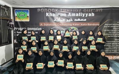 Sedekah Buka Puasa untuk Santri Yatim dan Dhuafa di Bandung: 100 Paket Iftar Hadirkan Kebahagiaan di Pondok Khairun Amaliyah