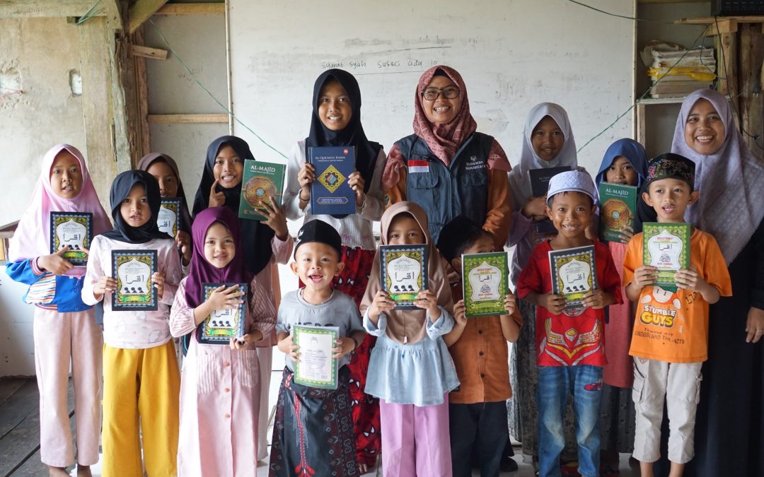 Puluhan Al-Qur’an dan Buku Iqro Tersalurkan di Pandeglang, Hadirkan Semangat Baru Belajar Mengaji untuk Anak-Anak dan Masyarakat
