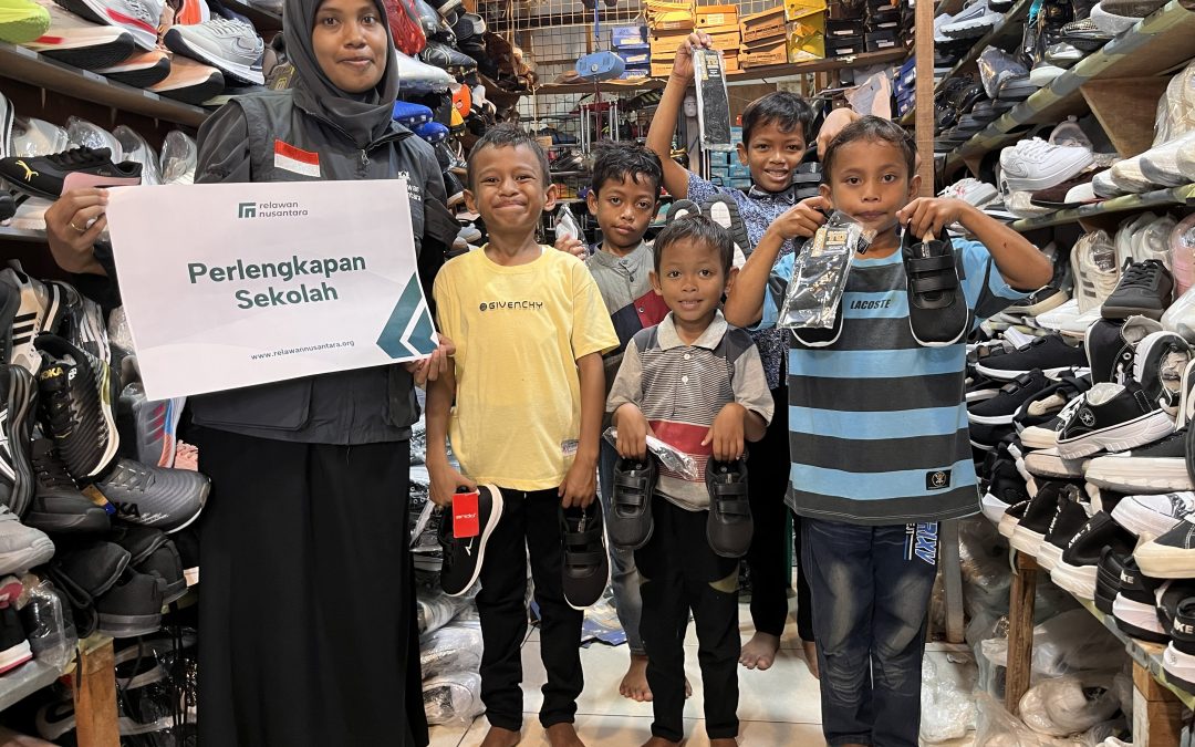 Perlengkapan Sekolah untuk Anak Yatim Ambon, Dukung Langkah Mereka Meraih Cita-Cita
