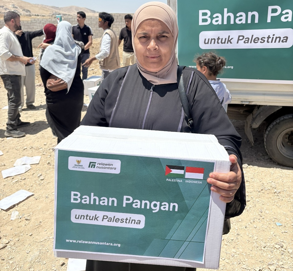 Bantuan Bahan Pangan di Kamp Sukhnah Jordania