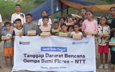 Jamkrindo melalui Relawan Nusantara Salurkan Hygiene Kit dan Makanan Siap Saji untuk Penyintas Gempa Flores NTT